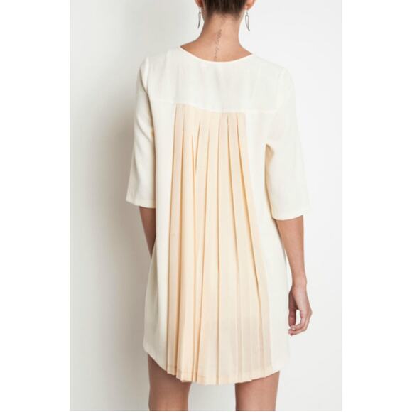 Umgee Cream Pleated Back Shift‎ Dress Size M - Picture 2 of 9